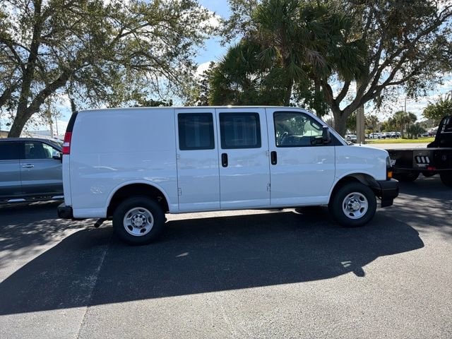 2024 Chevrolet Express Cargo Work Van - Photo 13