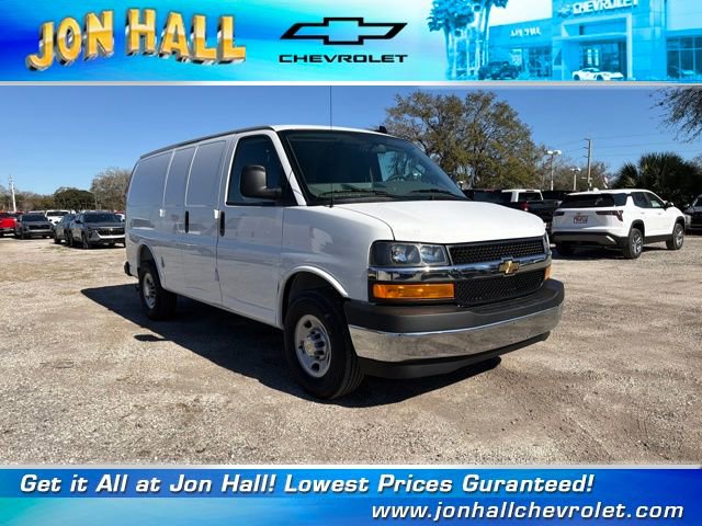 2026 Chevrolet Express 2500 Work Van HD's photo
