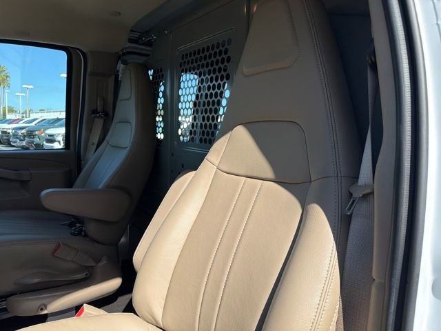 2024 Chevrolet Express Cargo Work Van - Photo 18