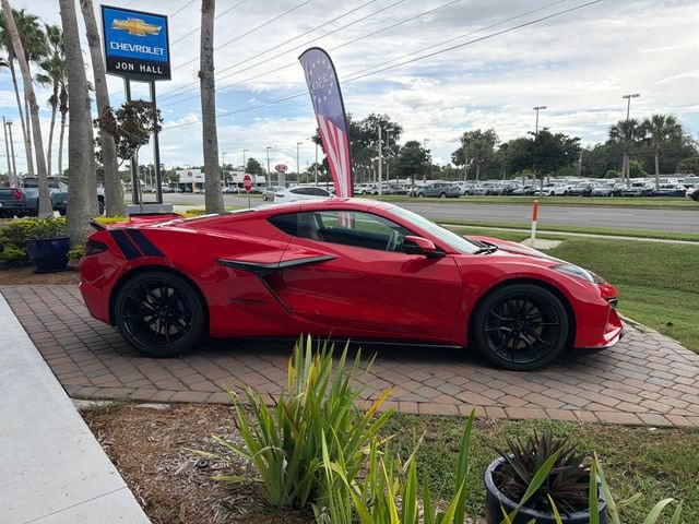 2027 Chevrolet Corvette 2LT - Photo 7