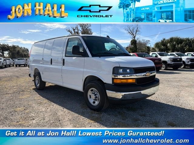 2026 Chevrolet Express 2500 Work Van HD's photo