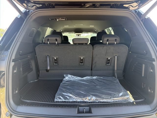 2027 Chevrolet Traverse LT - Photo 12
