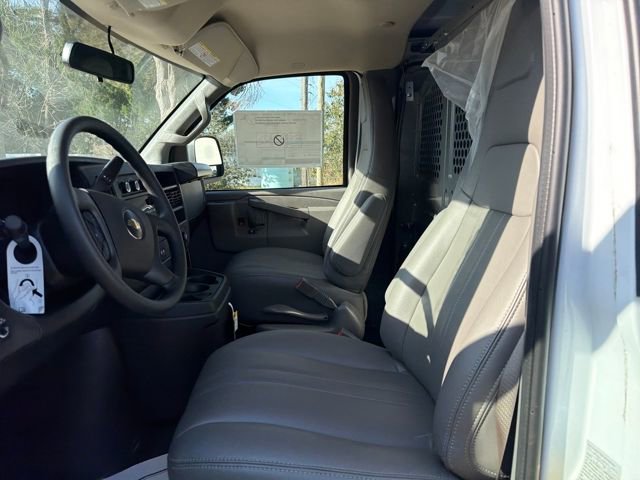 2025 Chevrolet Express Cargo Work Van - Photo 20
