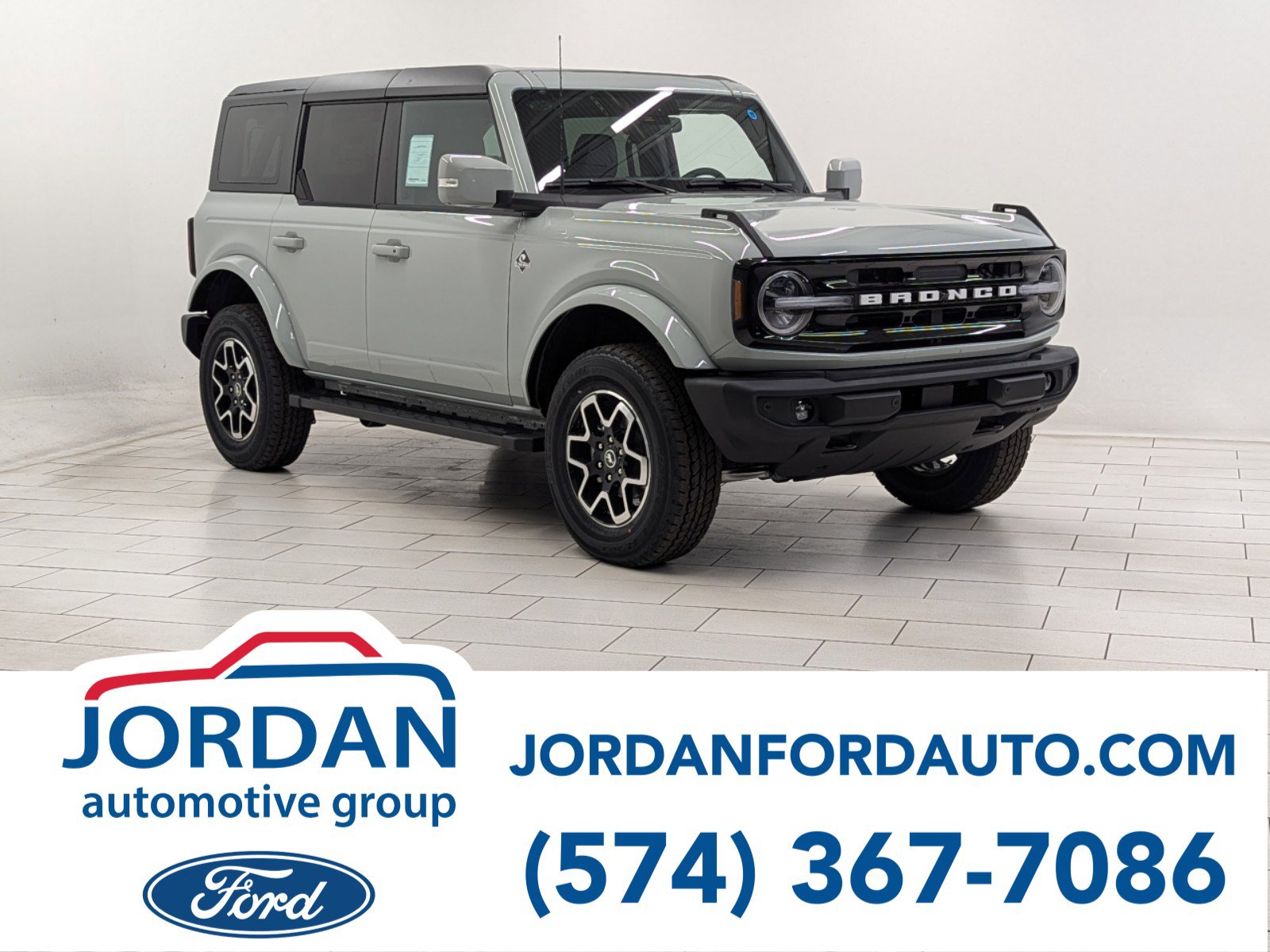 2024 Ford Bronco 4-Door Outer Banks's photo