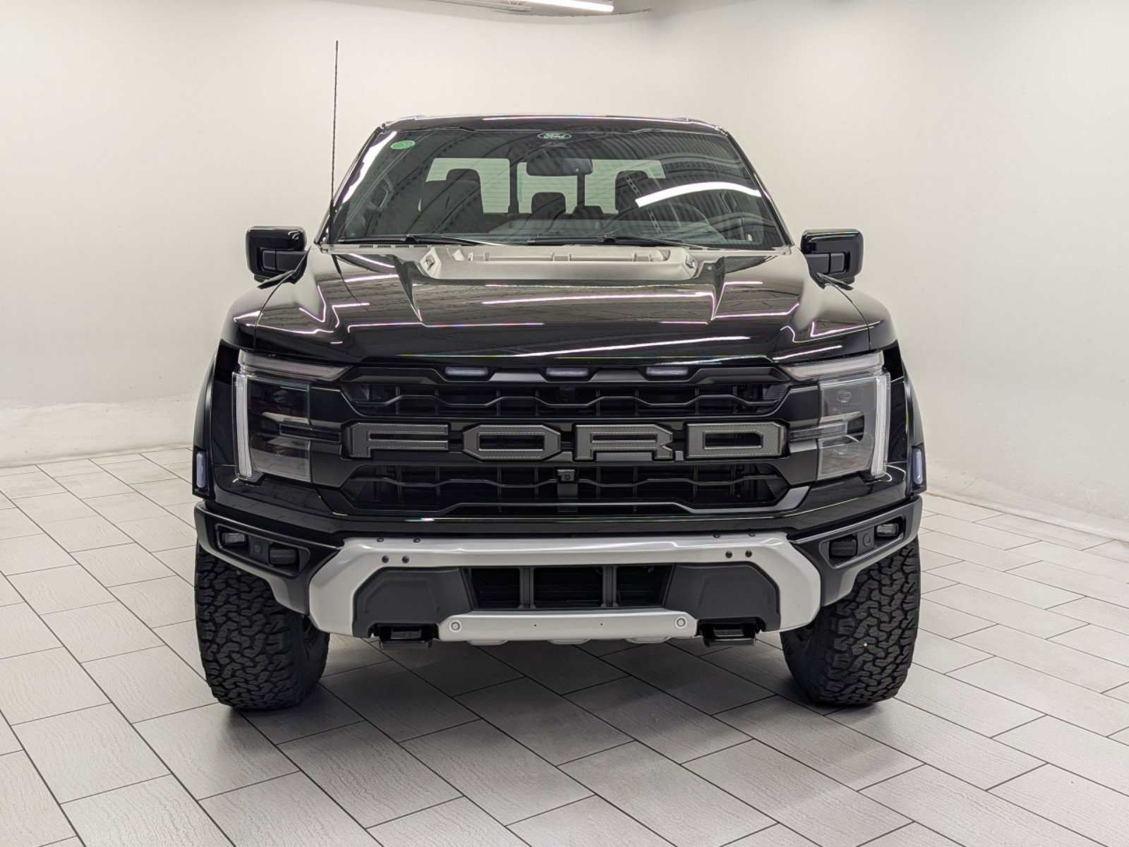 2024 Ford F-150 Raptor photo 2