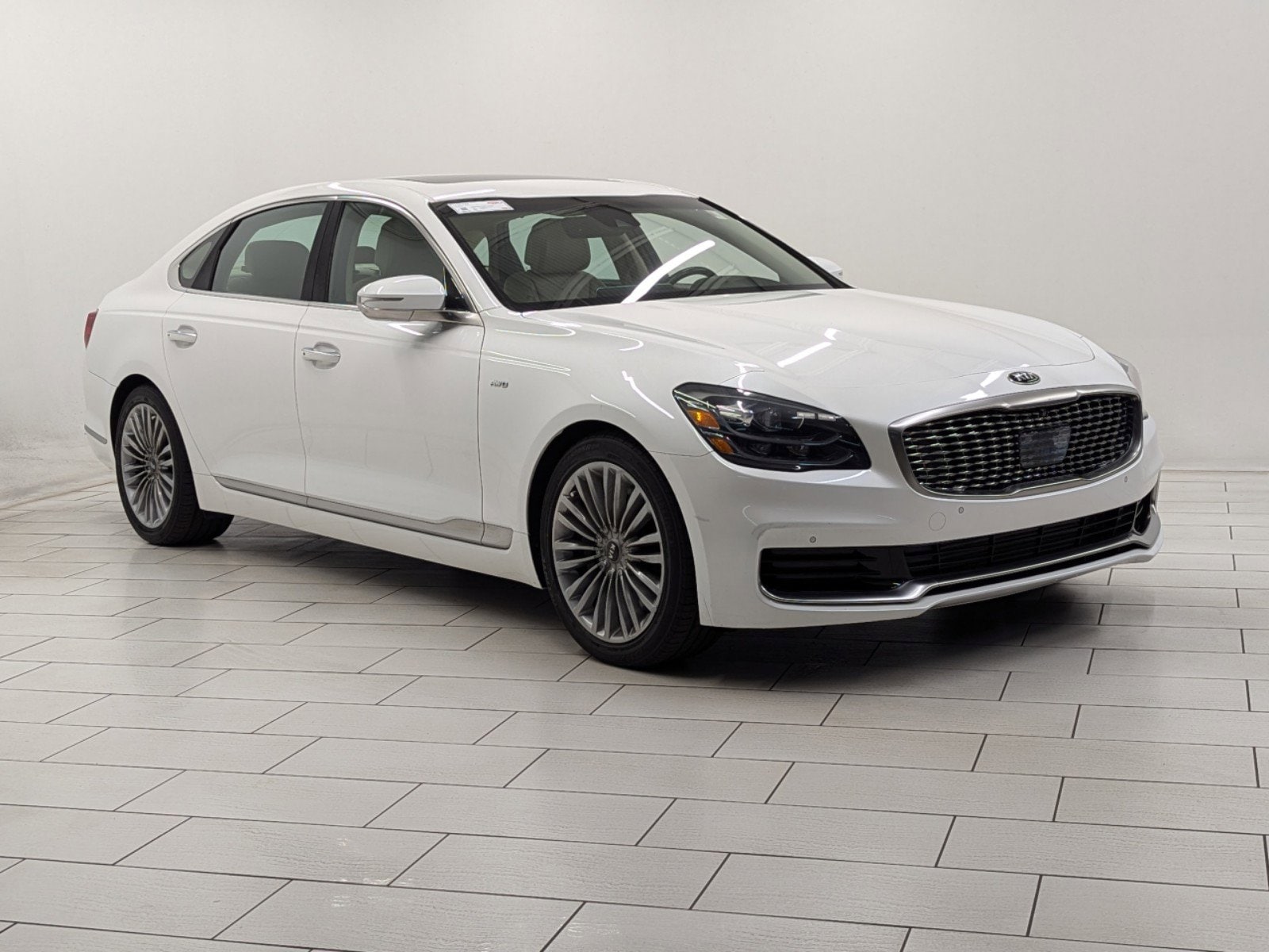 Certified 2019 Kia K900 Luxury with VIN KNAS24J65K6008640 for sale in Charlotte, NC