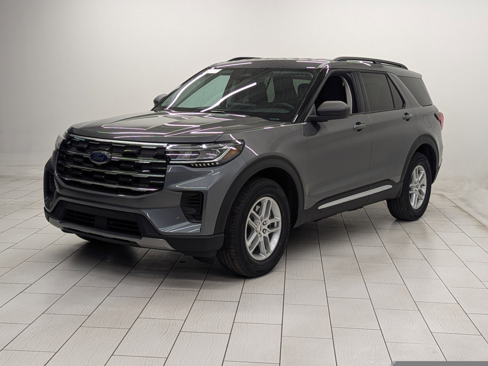 2025 Ford Explorer photo 4