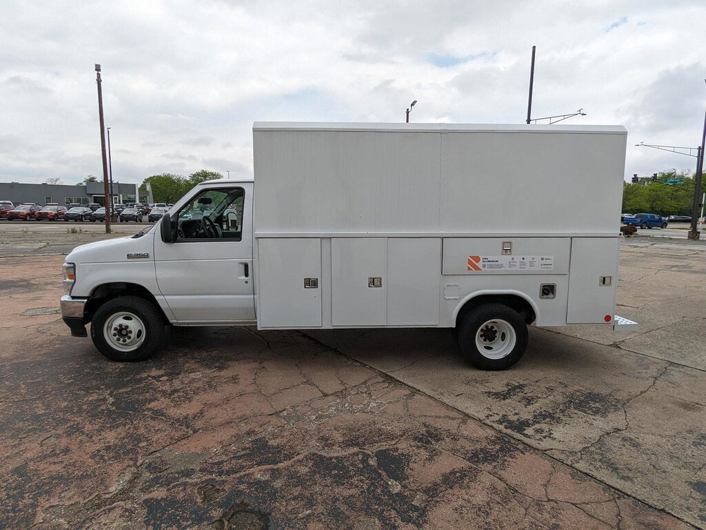 New 2024 Ford E-Series Cutaway E-350 SRW 138 WB