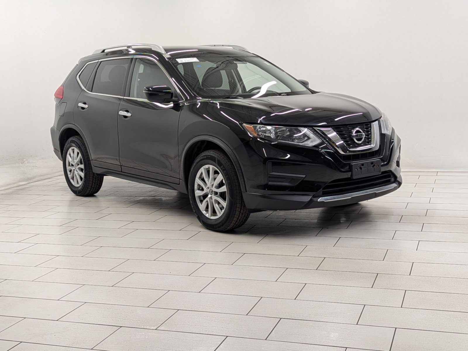 Used 2017 Nissan Rogue SV with VIN JN8AT2MV8HW011774 for sale in Charlotte, NC