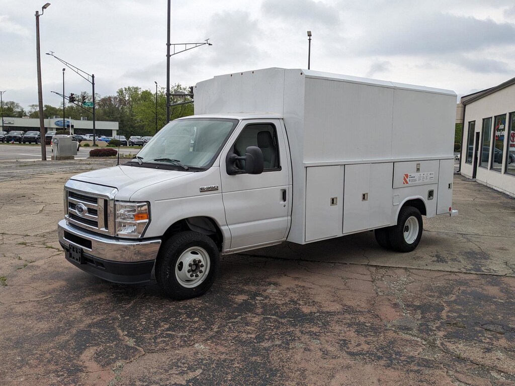 New 2024 Ford E-Series Cutaway E-350 SRW 138 WB