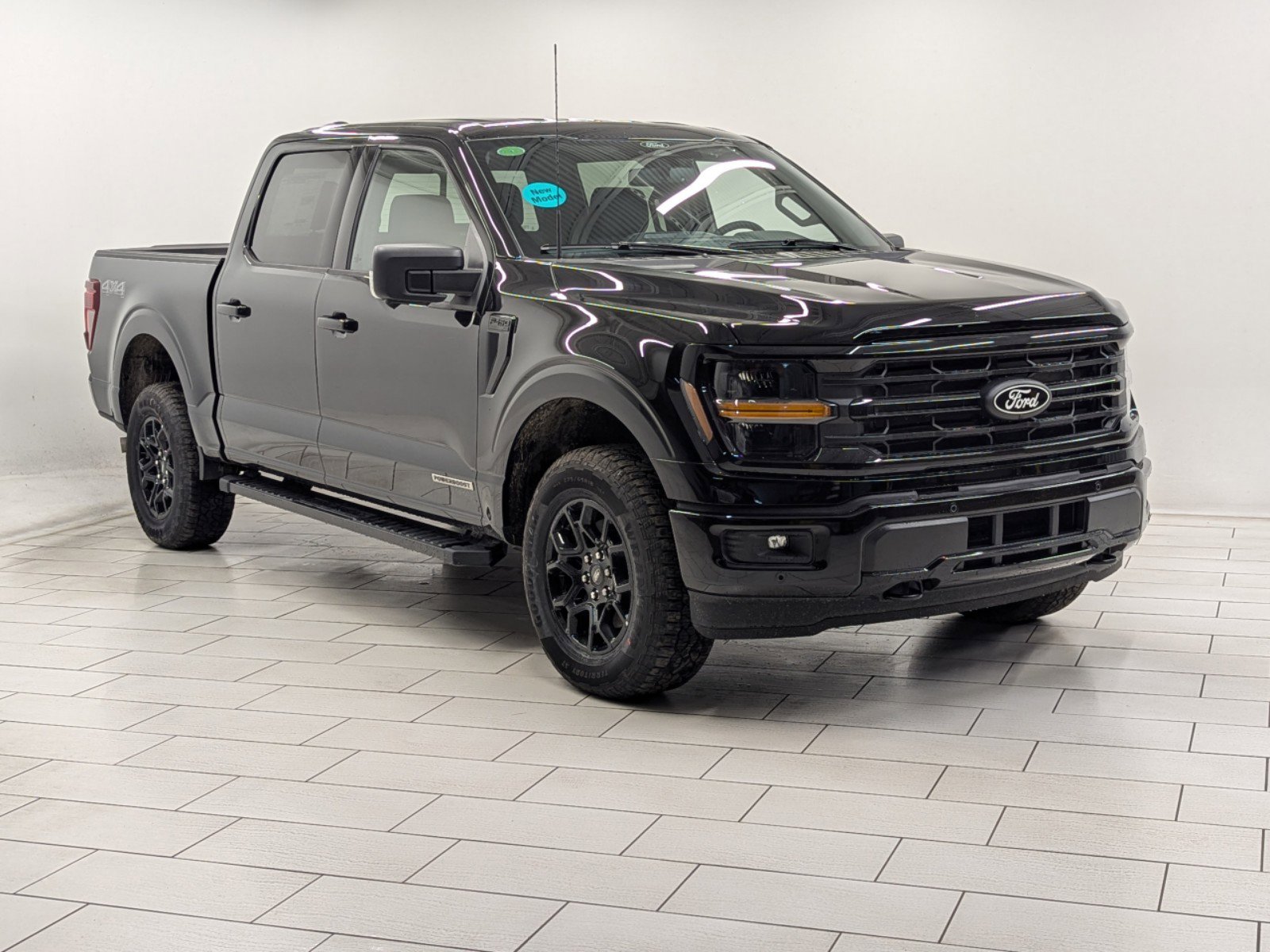 2025 Ford F-150 XLT photo 2