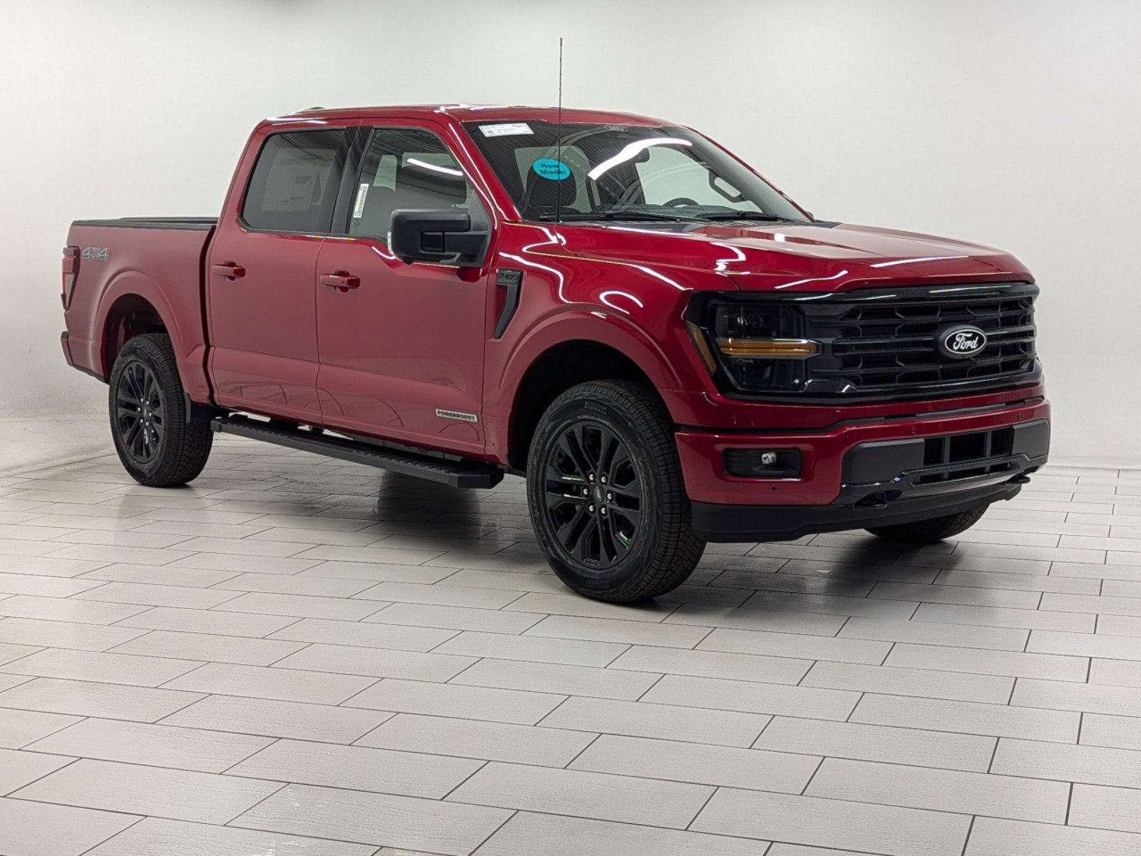 2025 Ford F-150 XLT photo 2
