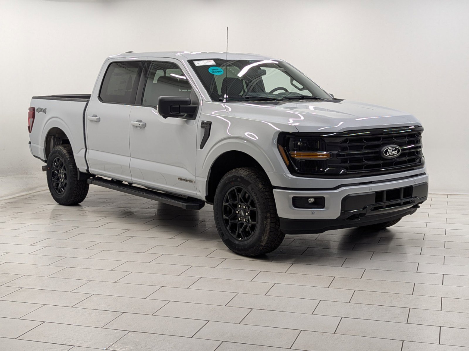 2025 Ford F-150 XLT photo 2