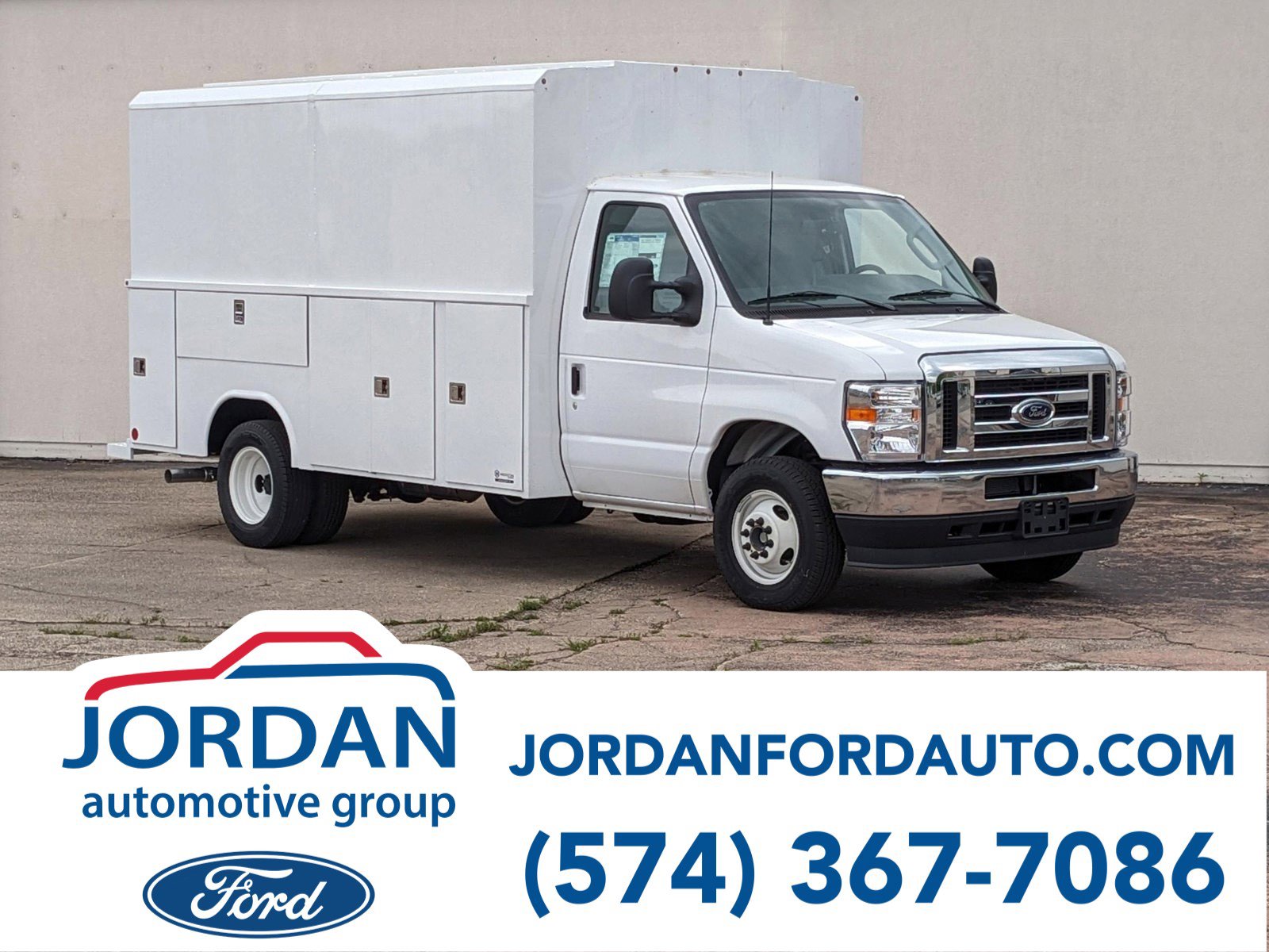 2024 Ford E-Series Cutaway Base's photo