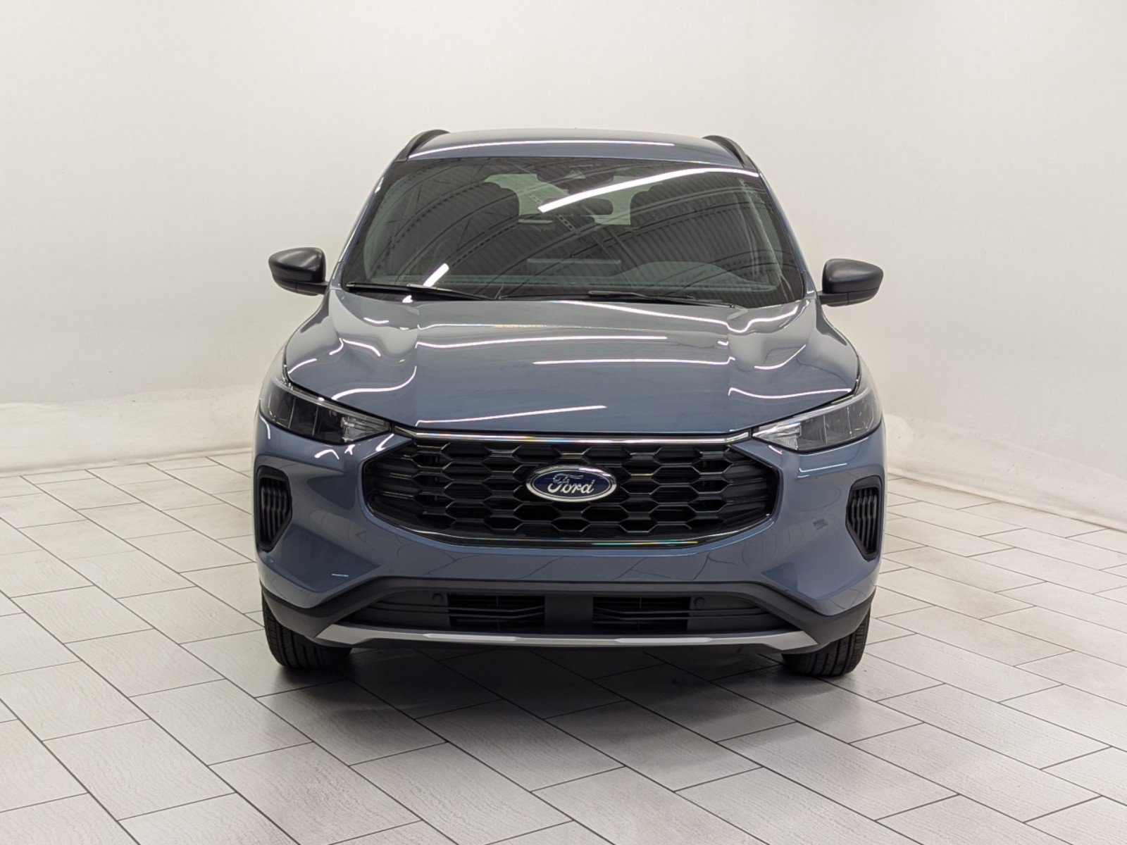 2025 Ford Escape ST-Line photo 2