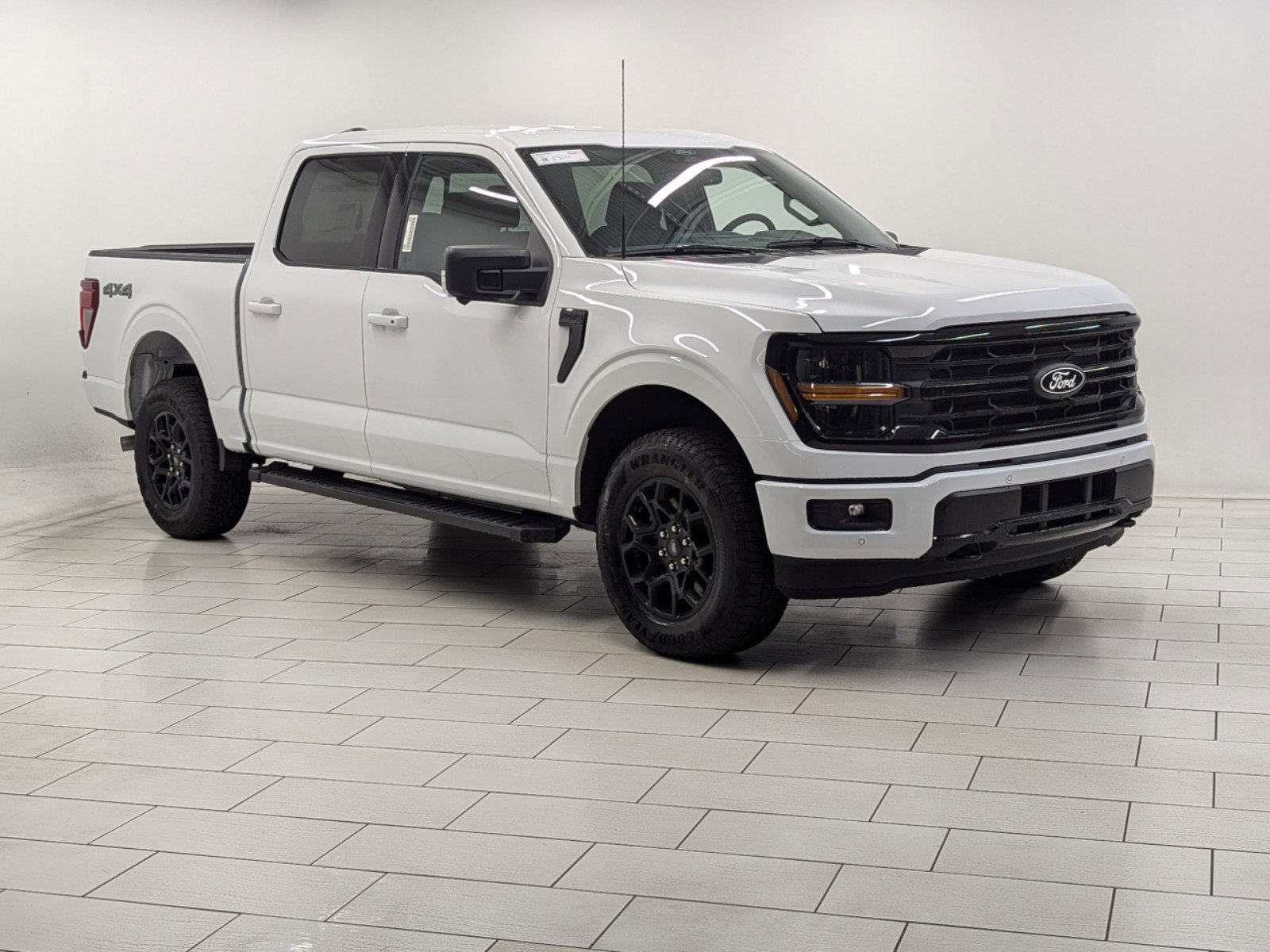 2024 Ford F-150 XLT photo 2