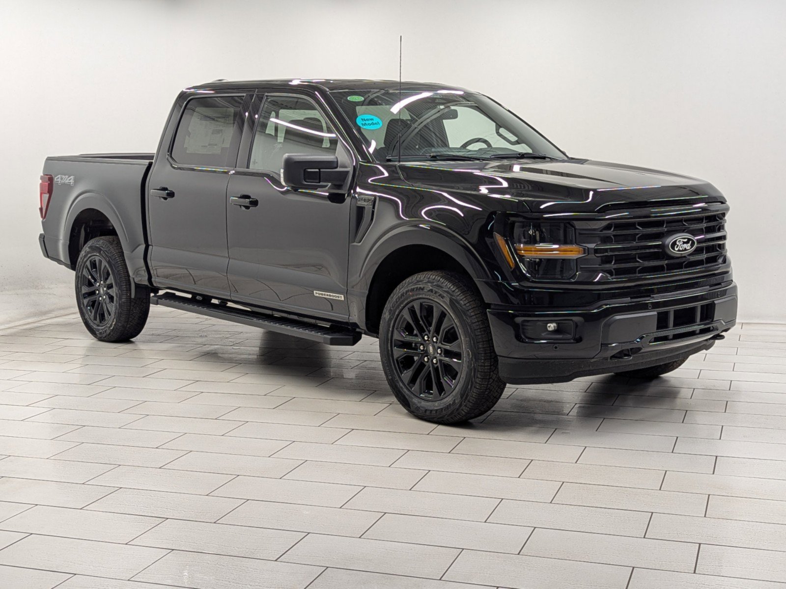 2025 Ford F-150 XLT photo 2