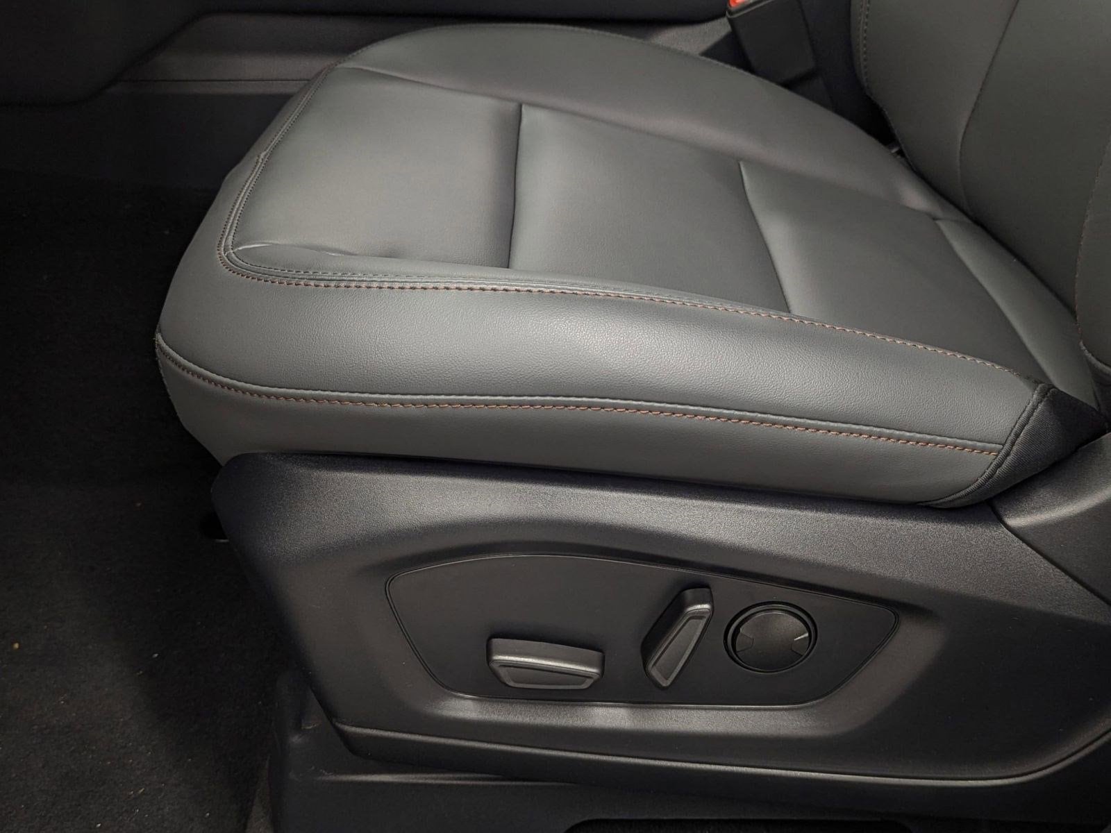 2026 Ford Explorer Active - Photo 10