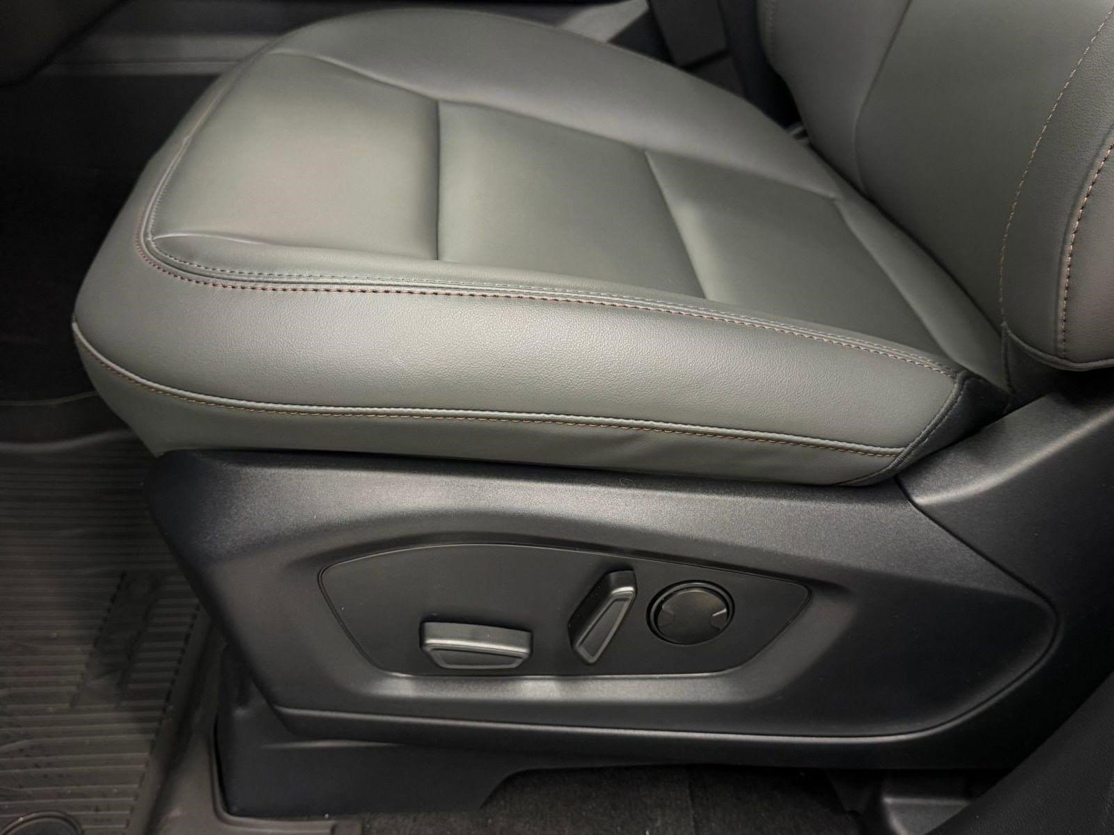 2026 Ford Explorer Active - Photo 11