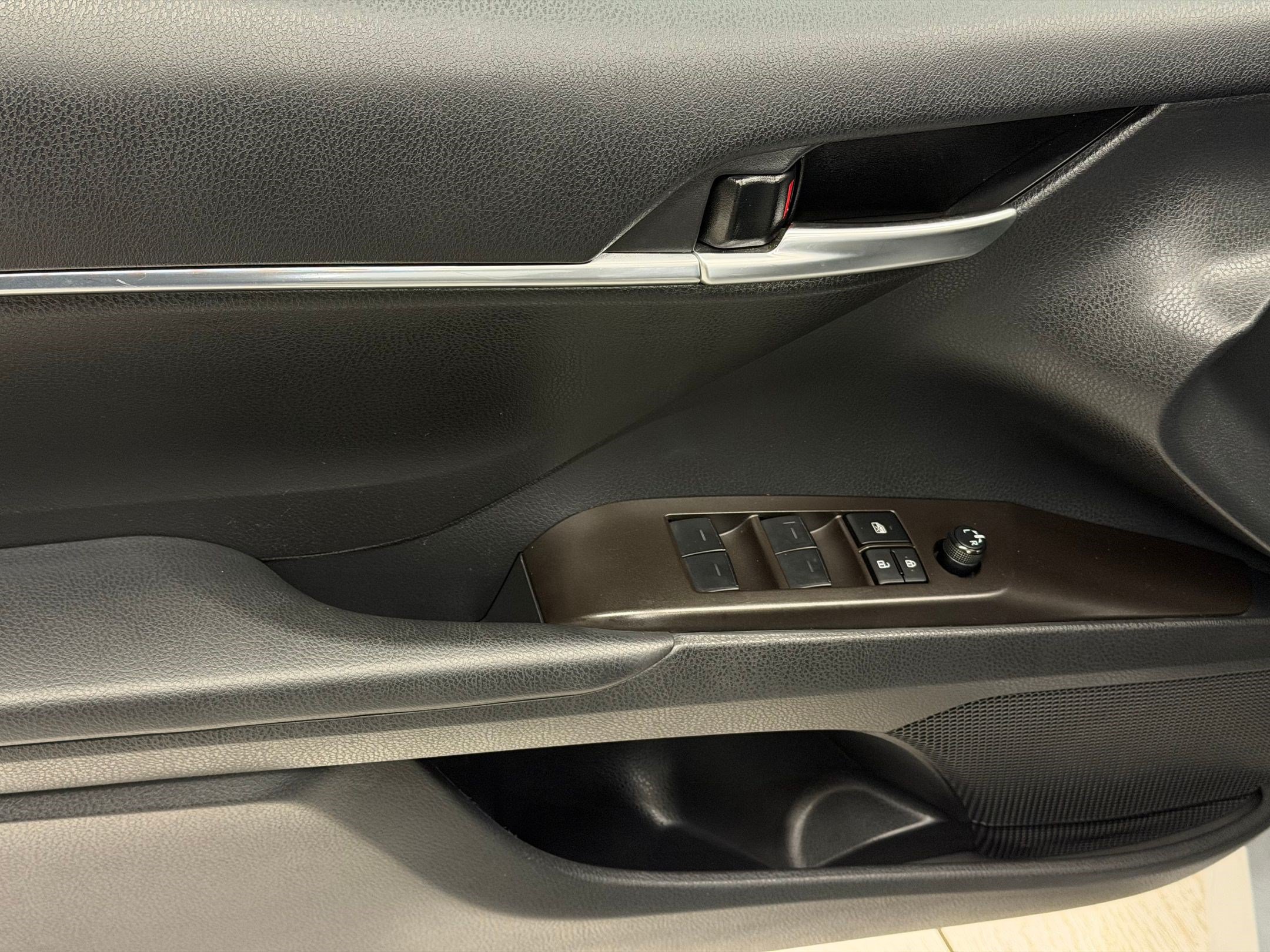 2024 Toyota Camry LE - Photo 12