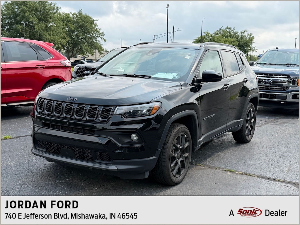 Used 2025 Jeep Compass Latitude SUV