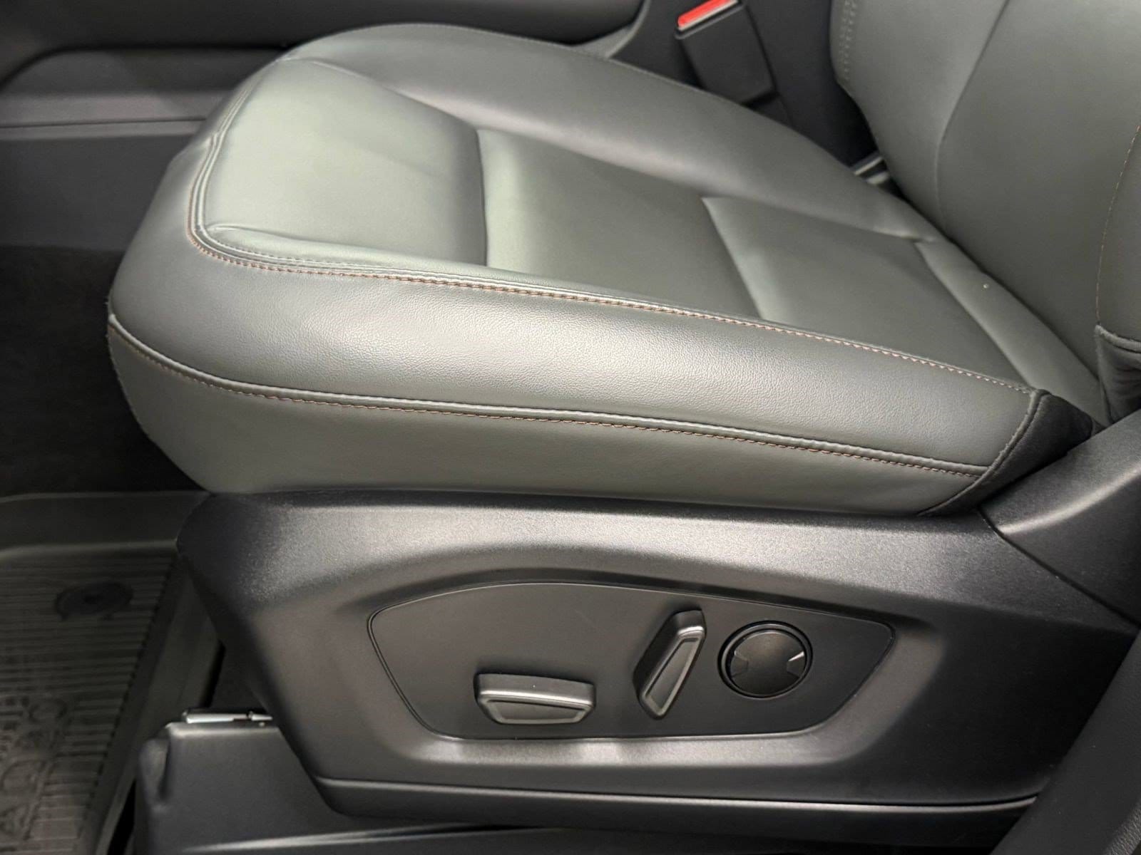 2026 Ford Explorer Active - Photo 13