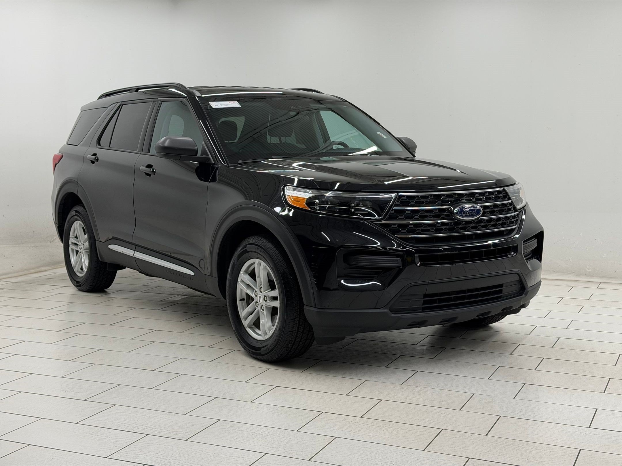 2023 Ford Explorer XLT SUV