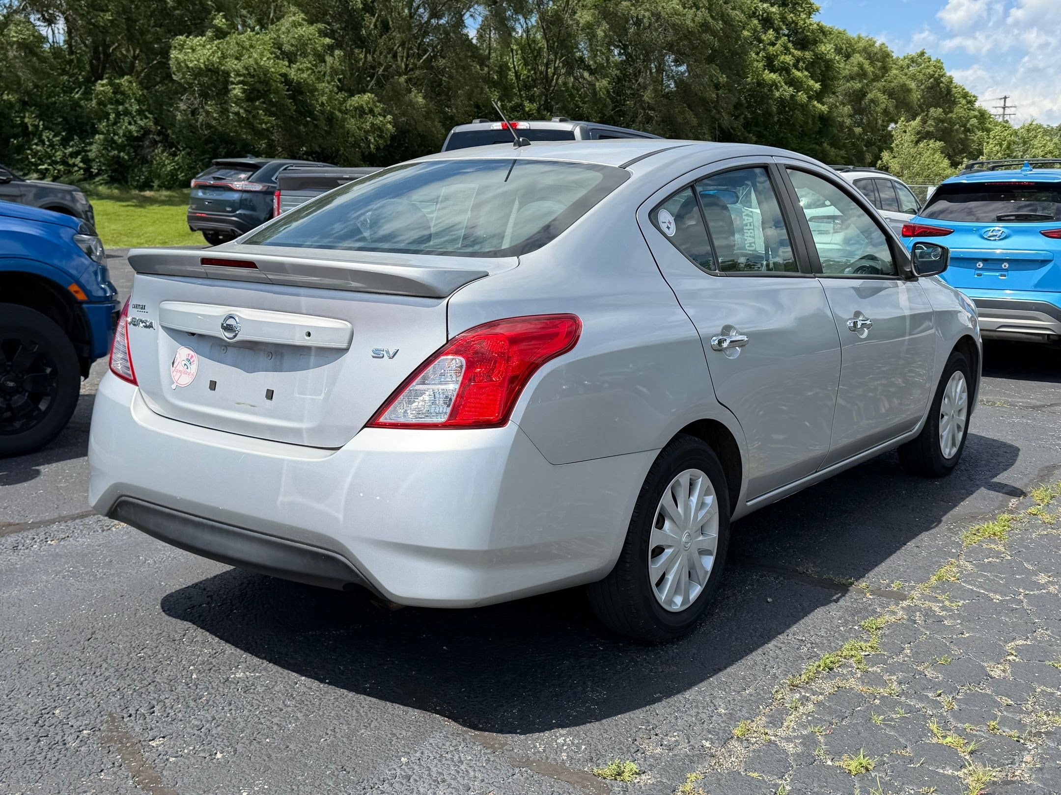 Versa 1.6 SV Sedan