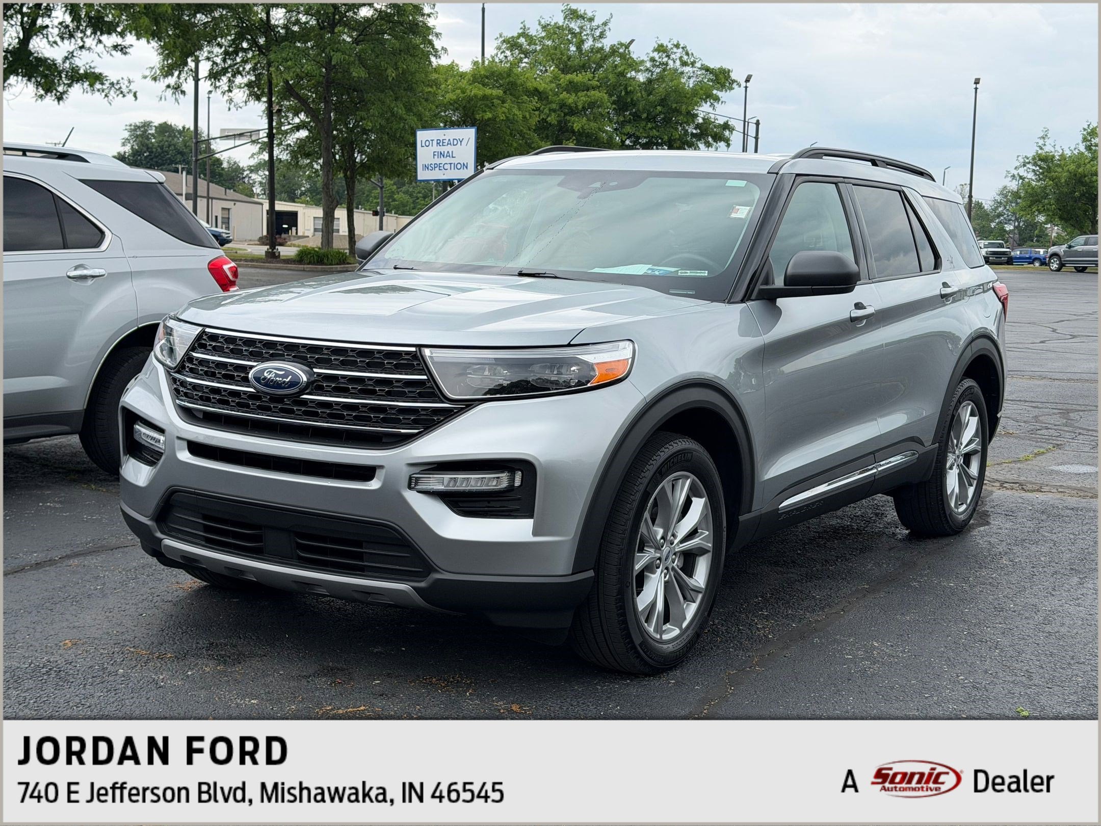 2023 Ford Explorer XLT 4WD's photo
