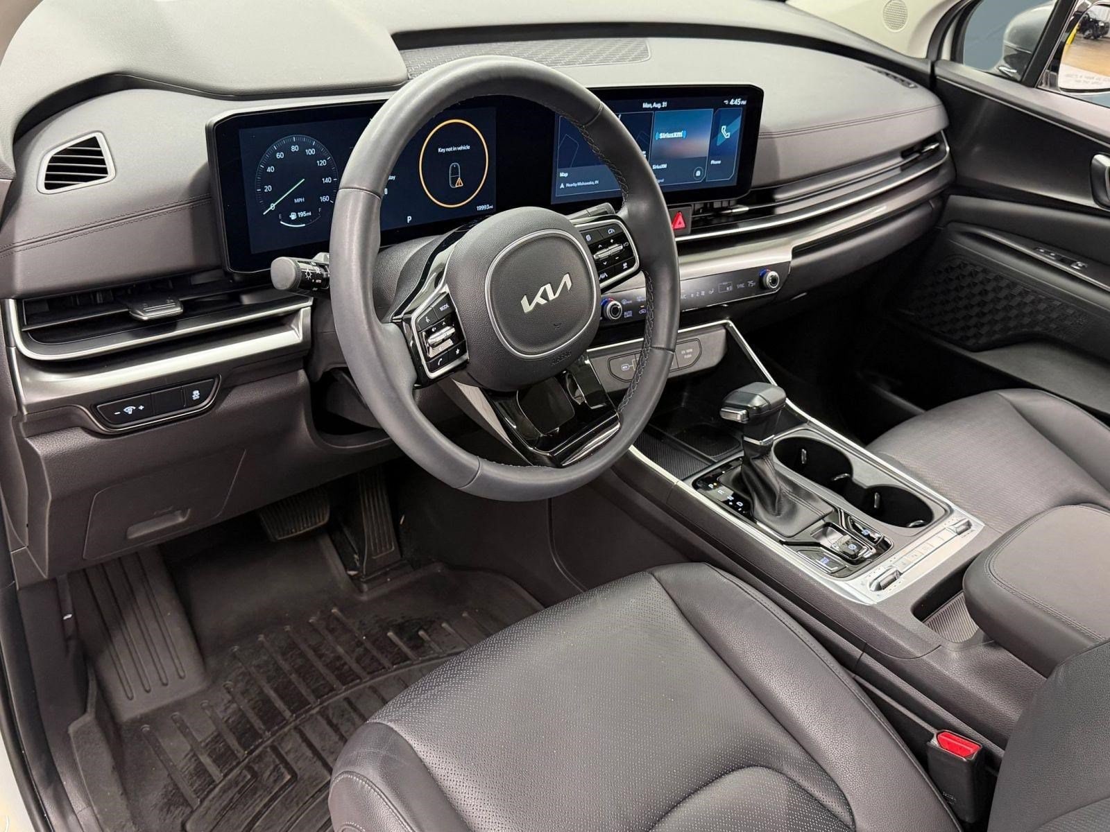 2025 Kia Carnival SX Prestige Van Passenger Van