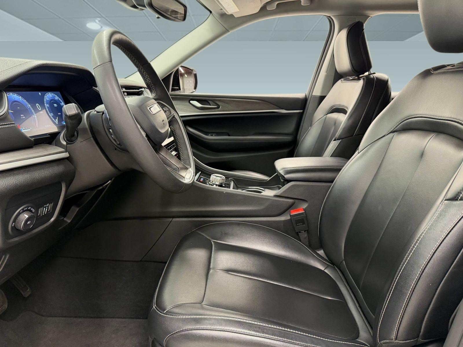 2023 Jeep Grand Cherokee L Limited SUV