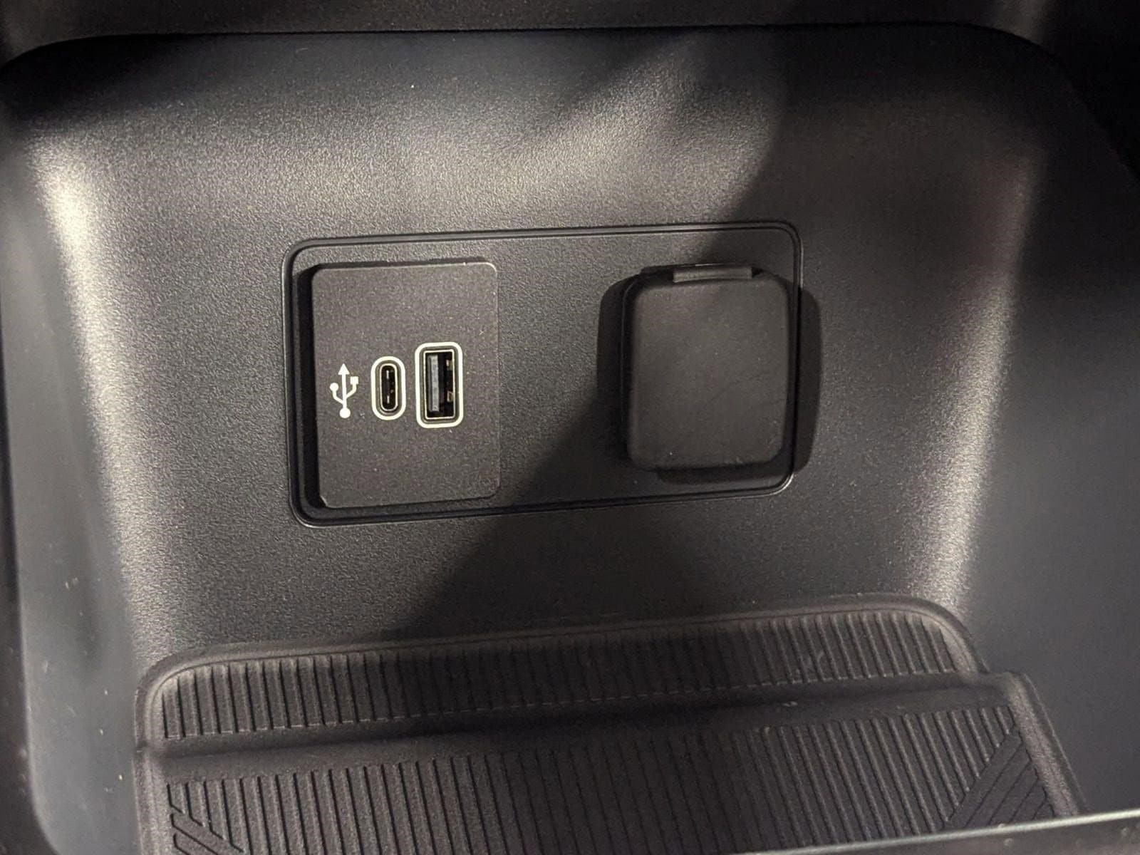 2026 Ford Explorer Active - Photo 25