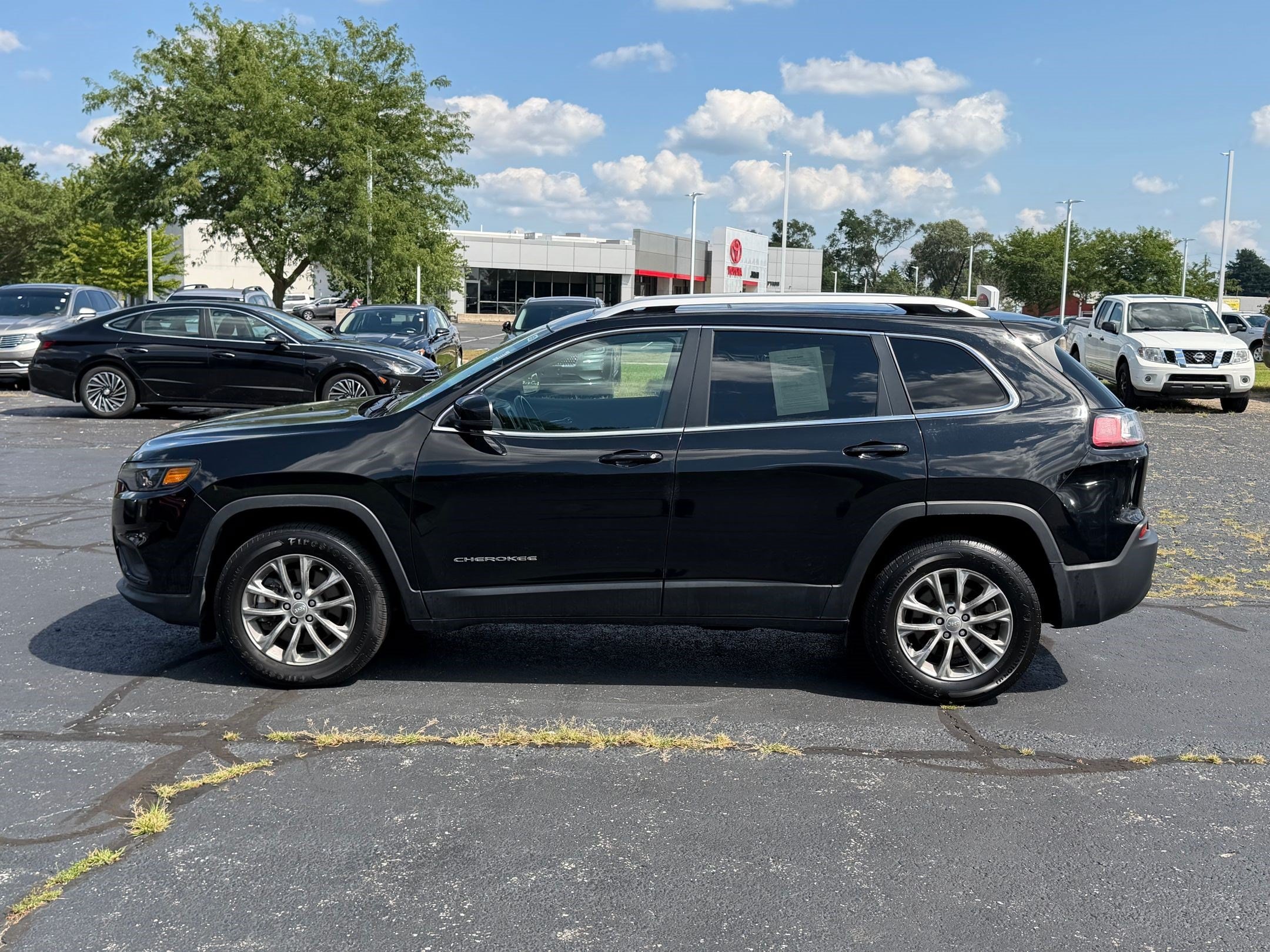 Cherokee Latitude Plus SUV