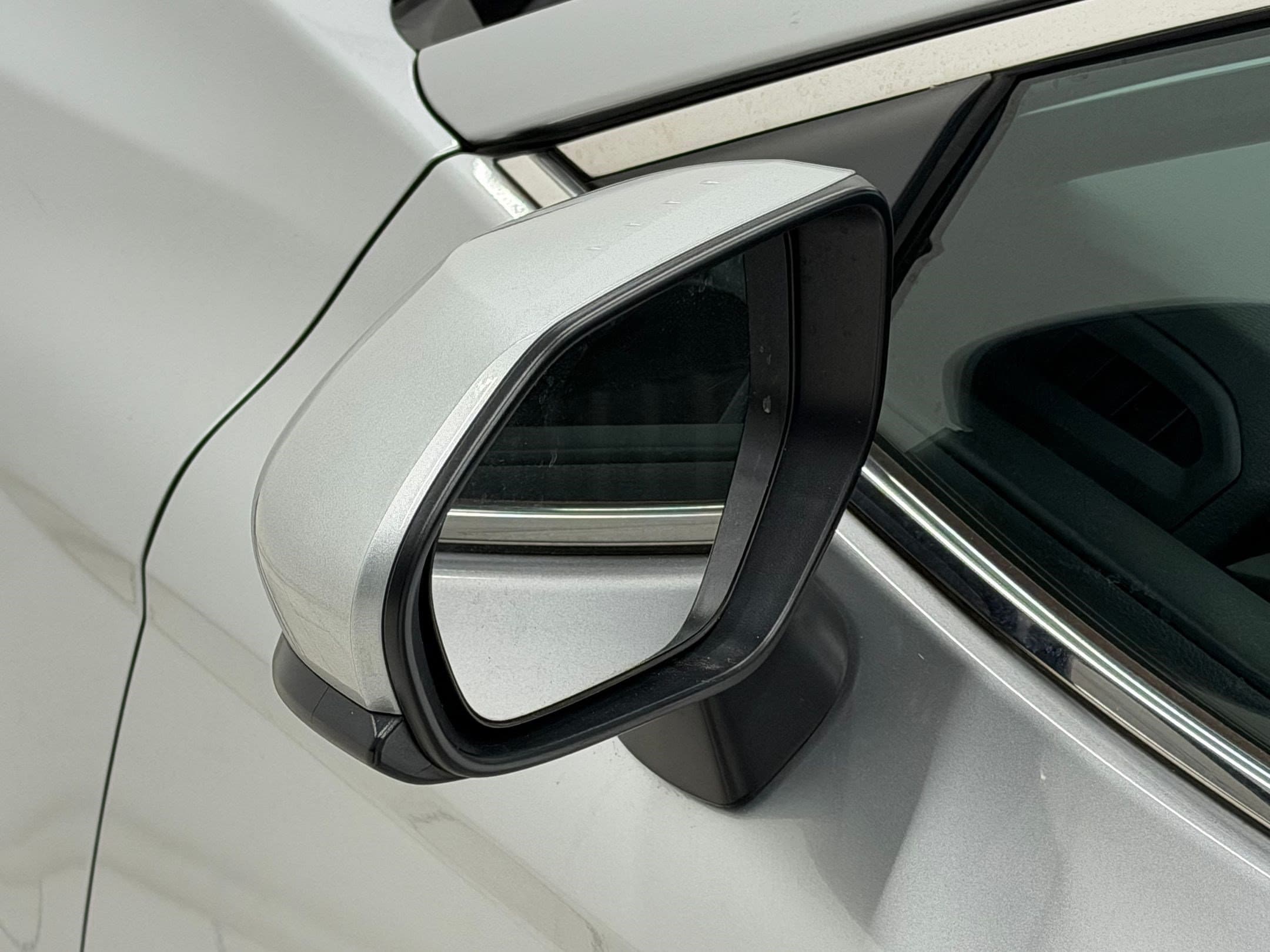 2024 Toyota Camry LE - Photo 32