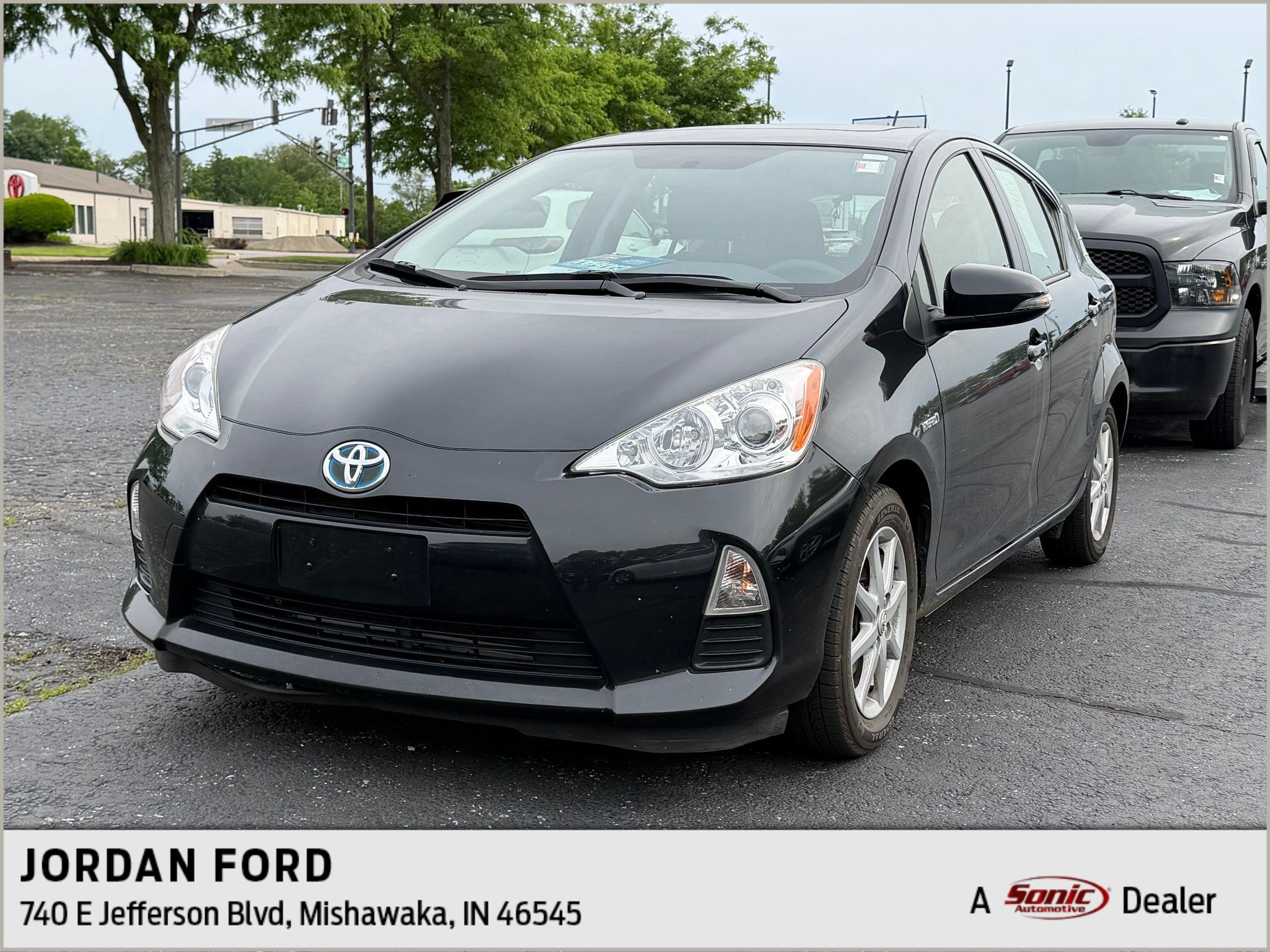 2013 Toyota Prius c Three's photo
