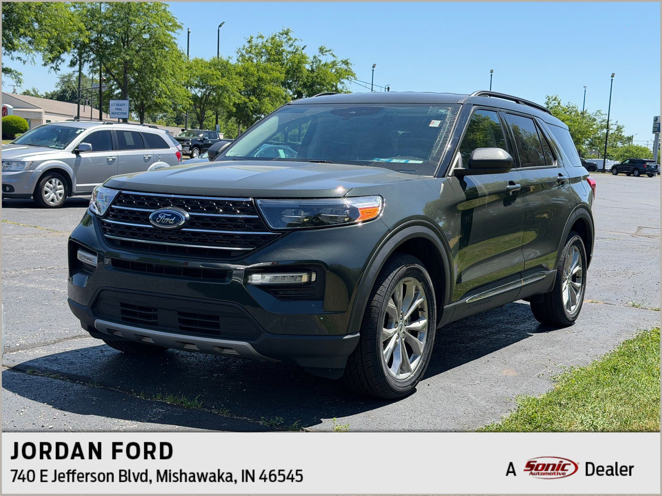 2023 Ford Explorer XLT 4WD's photo