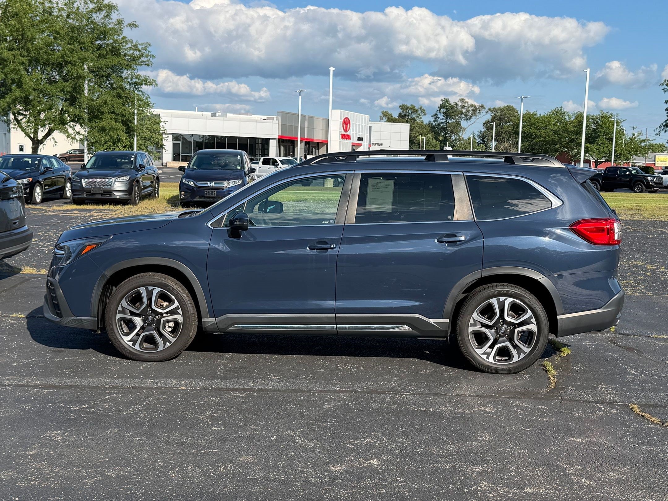 Ascent Limited 7-Passenger SUV