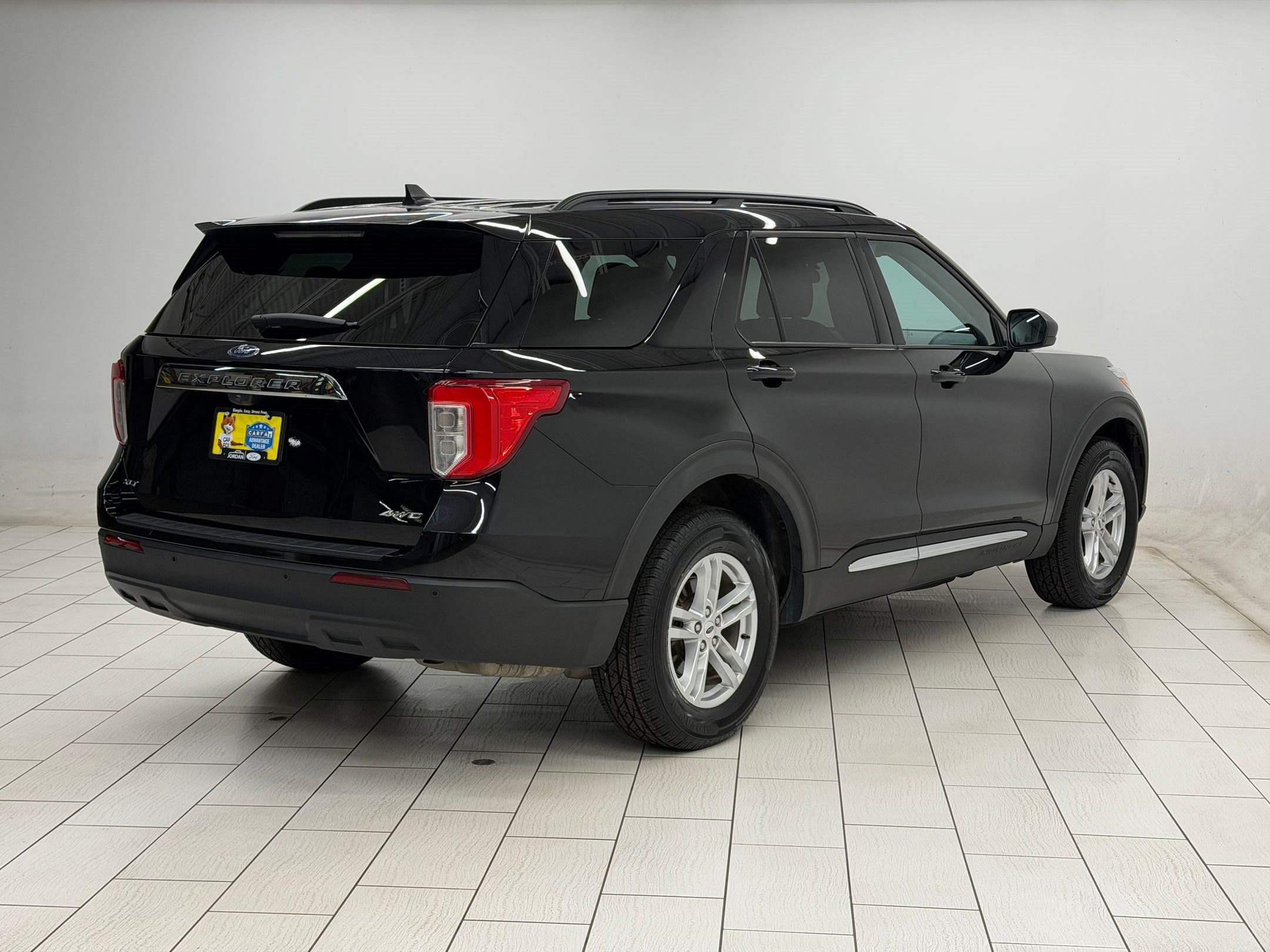 2023 Ford Explorer XLT SUV