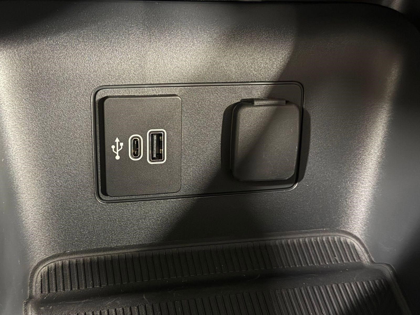 2026 Ford Explorer Active - Photo 27