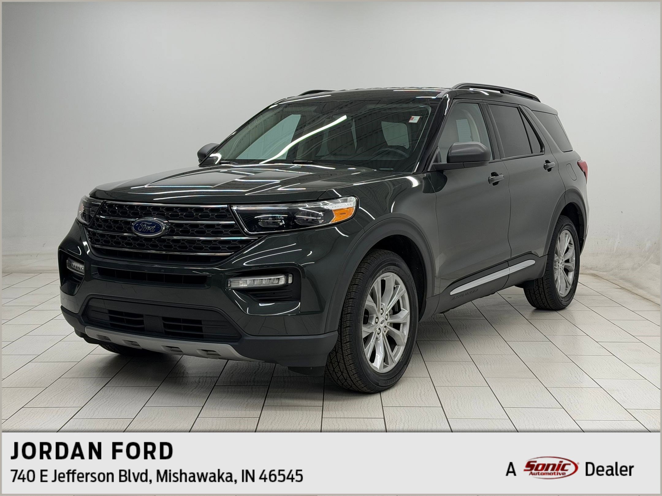 2023 Ford Explorer XLT 4WD's photo