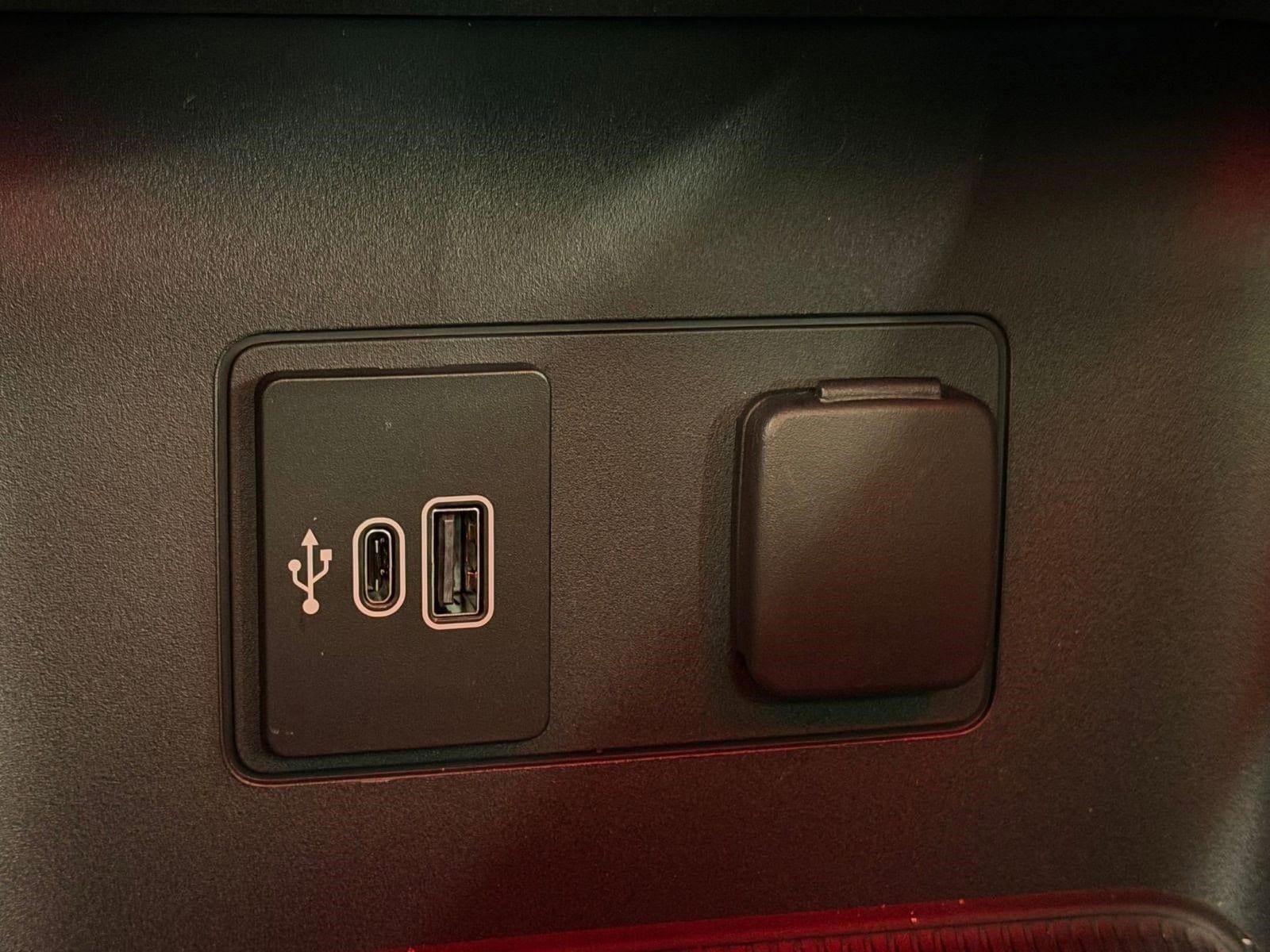 2026 Ford Explorer ST - Photo 28