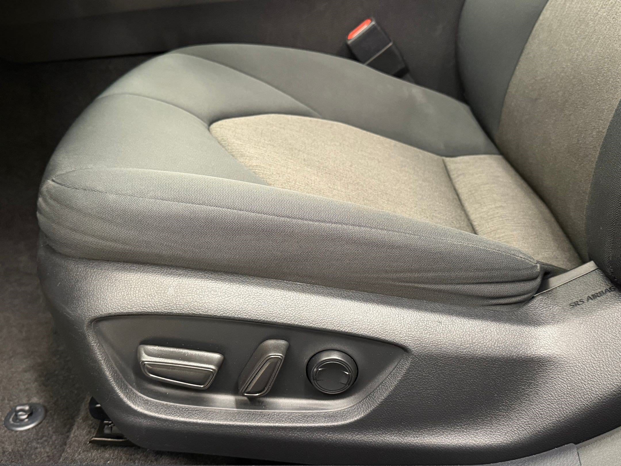 2024 Toyota Camry LE - Photo 13