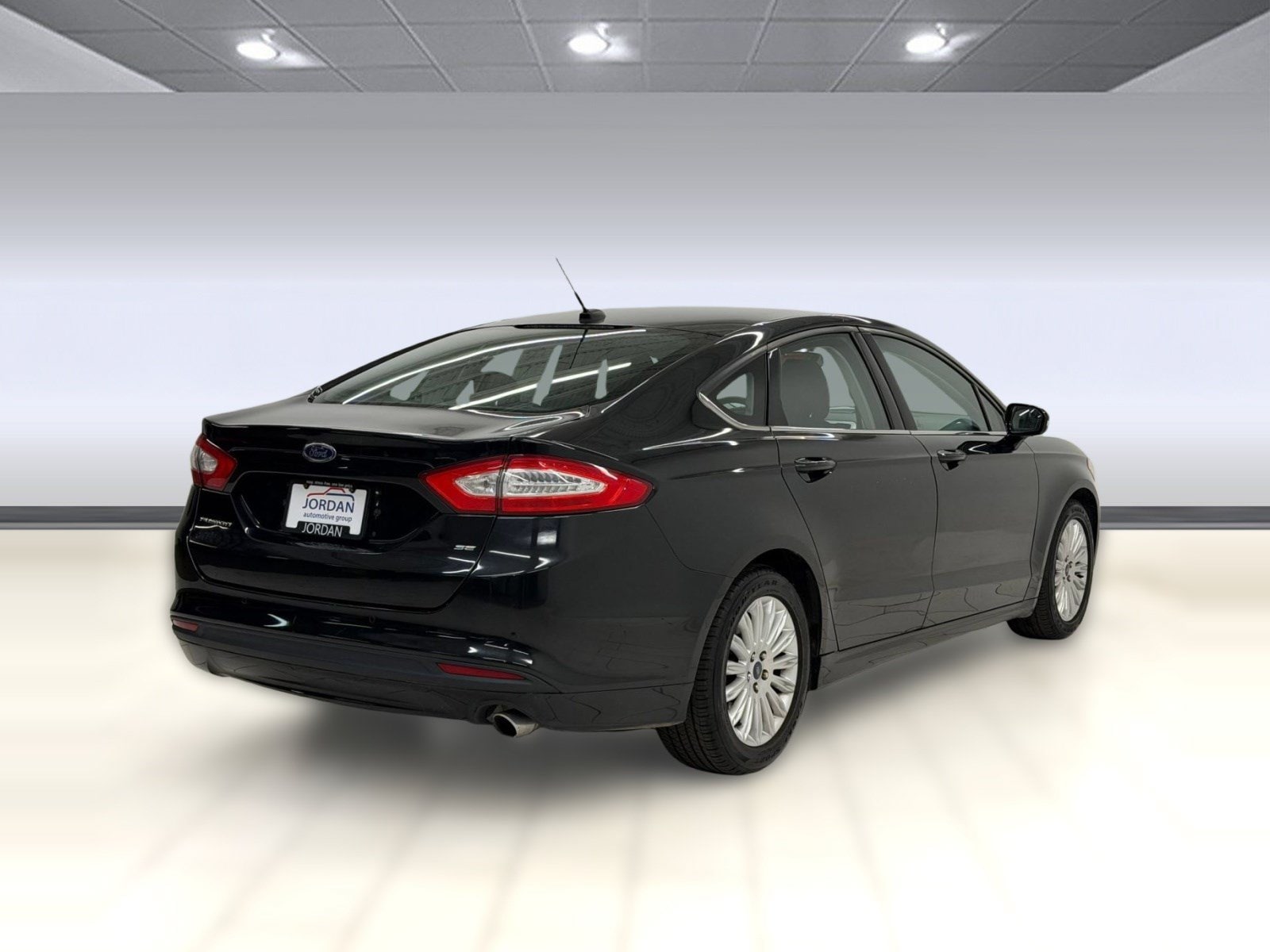 Fusion SE Sedan