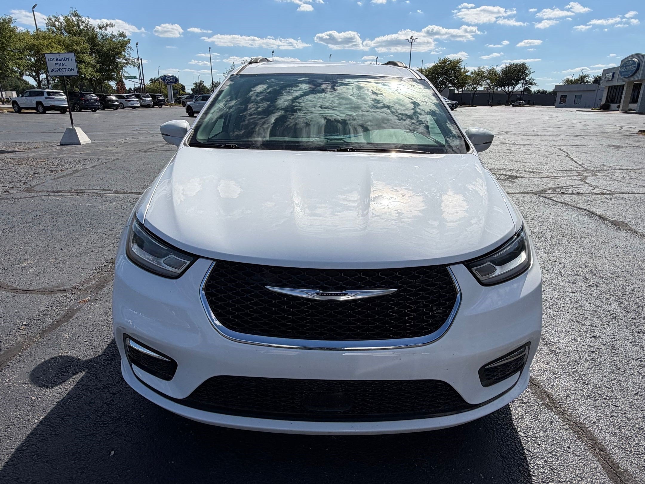 2022 Chrysler Pacifica Touring L Van Passenger Van
