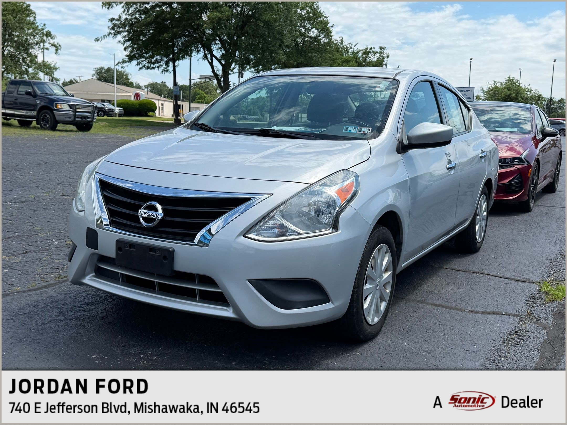 Versa 1.6 SV Sedan