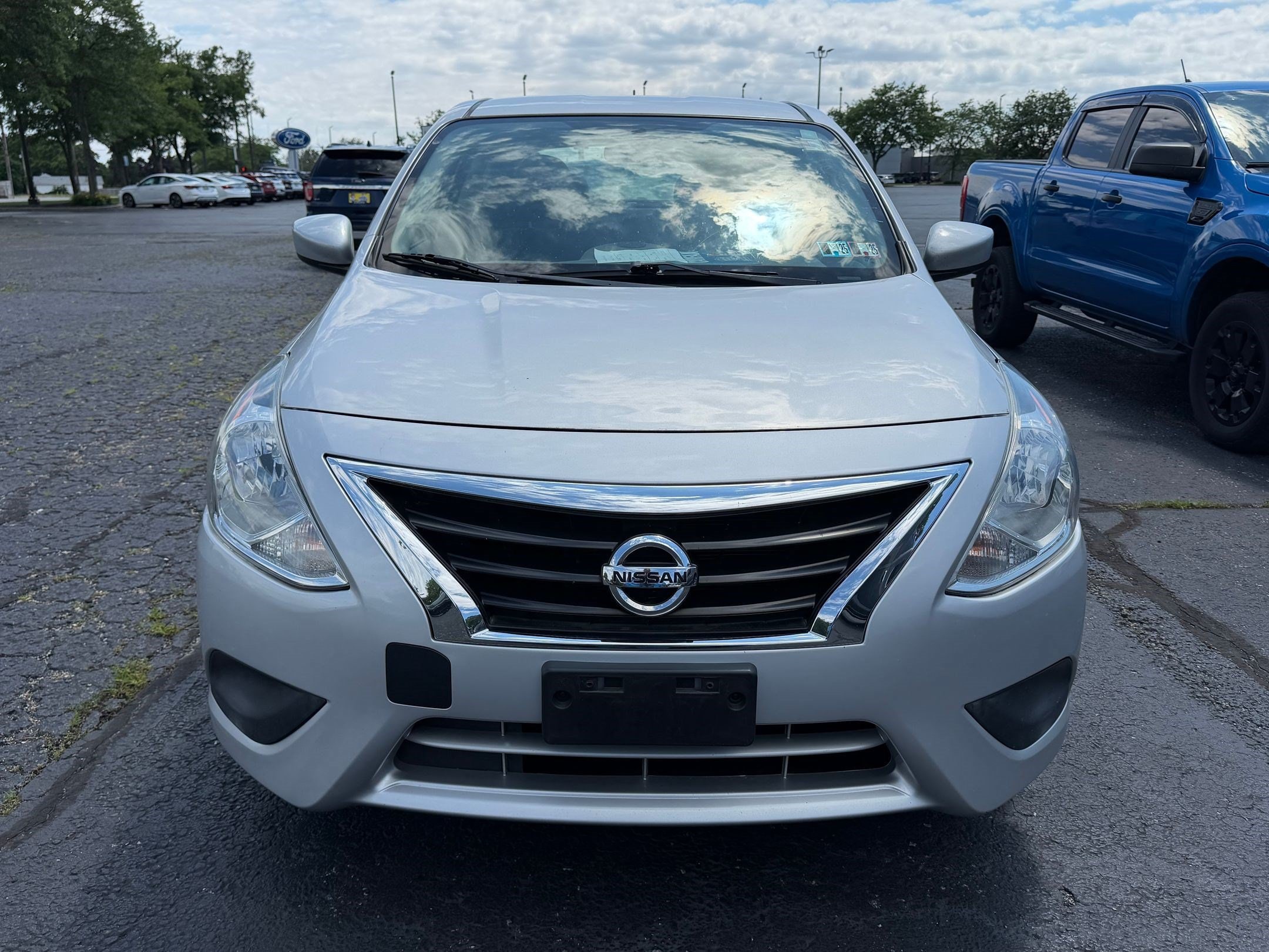 Versa 1.6 SV Sedan