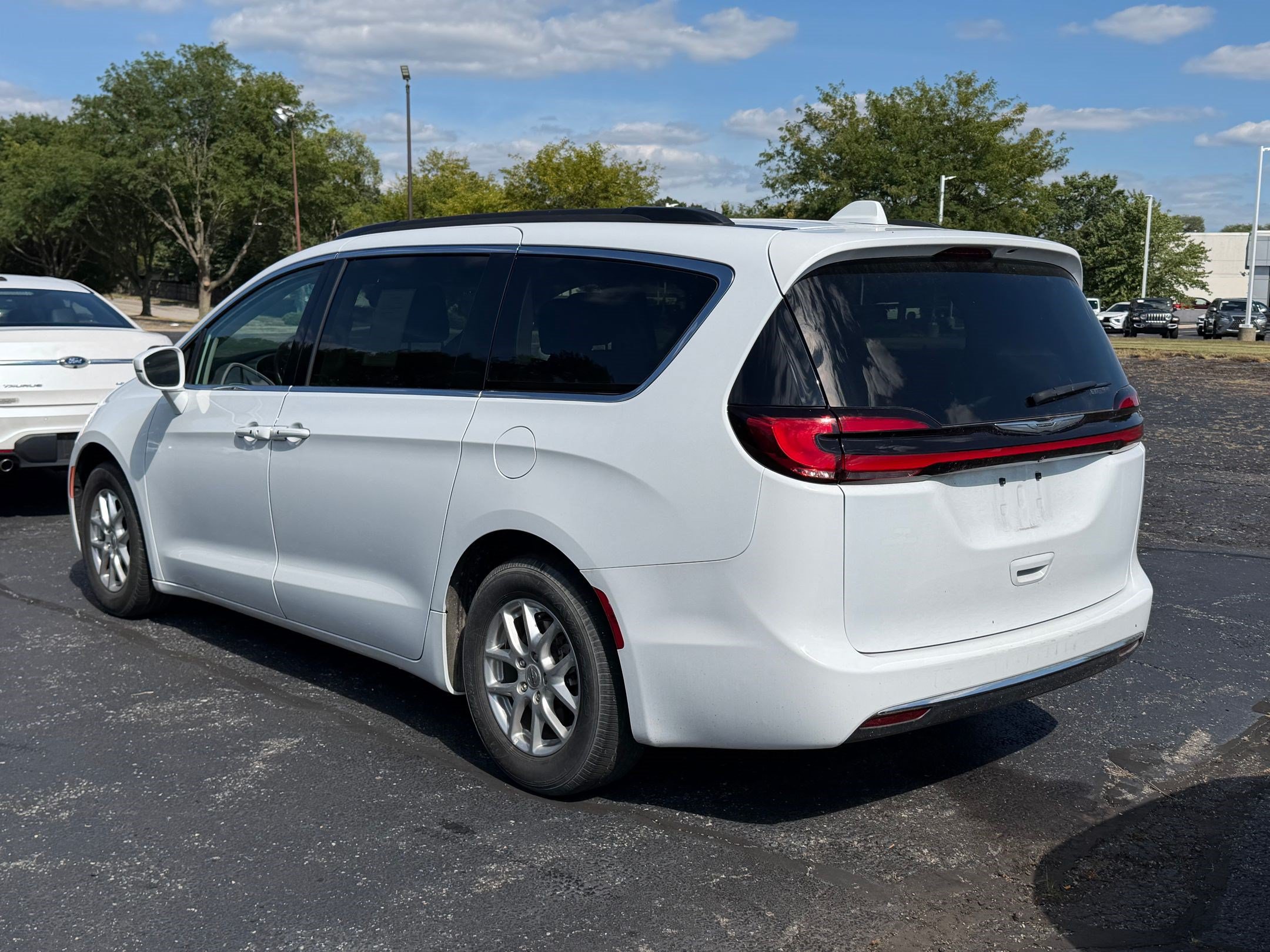 2022 Chrysler Pacifica Touring L Van Passenger Van