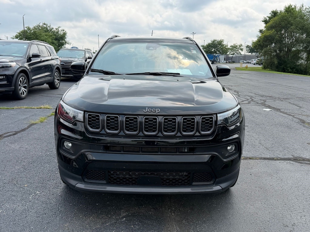 Used 2025 Jeep Compass Latitude SUV