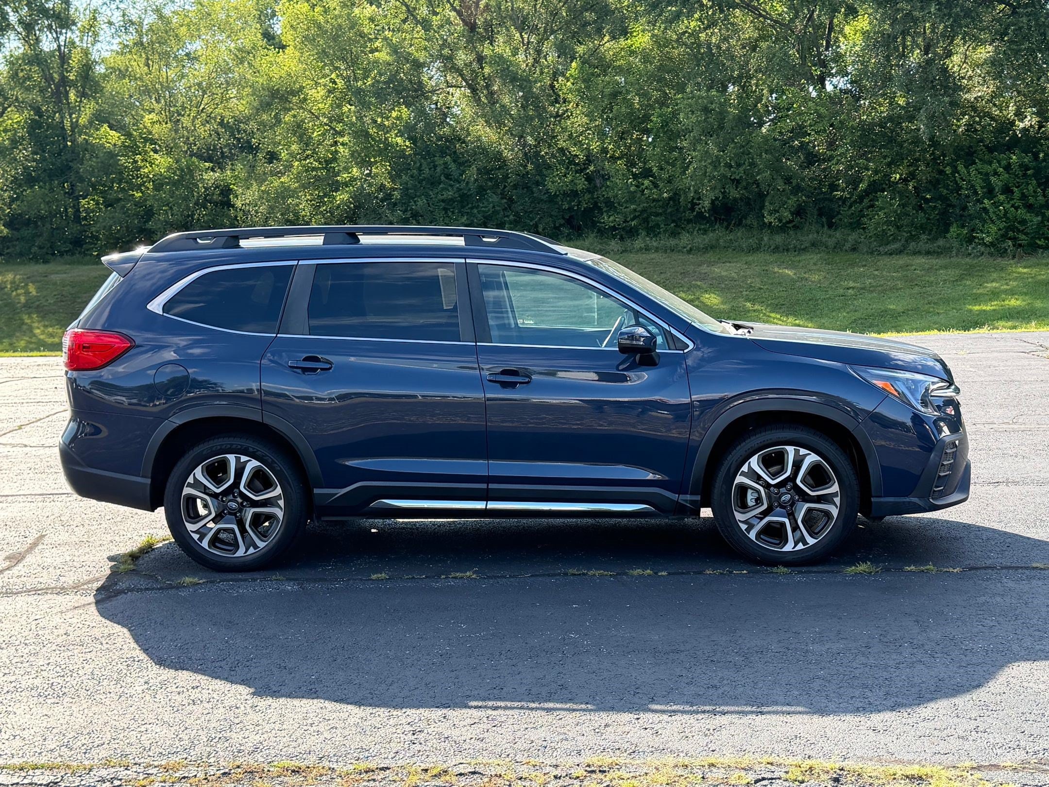 Ascent Limited 7-Passenger SUV