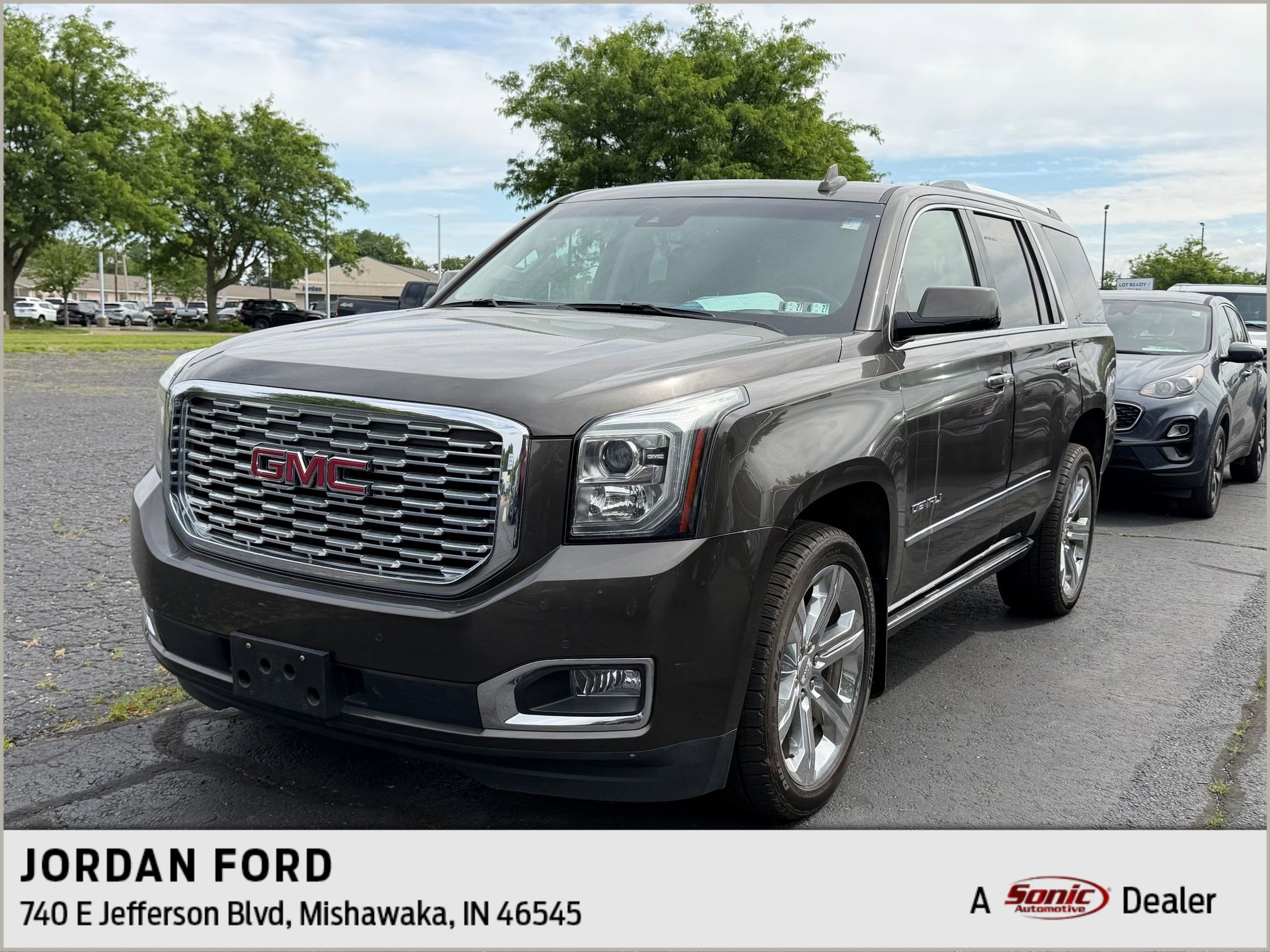 2019 GMC Yukon 4WD Denali's photo
